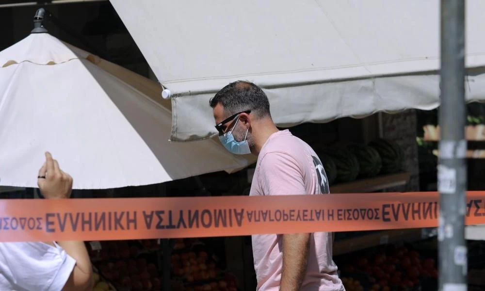 Ζωγράφου: Σε σοκαριστικό βίντεο το μαχαίρωμα περαστικών από μανιακό
